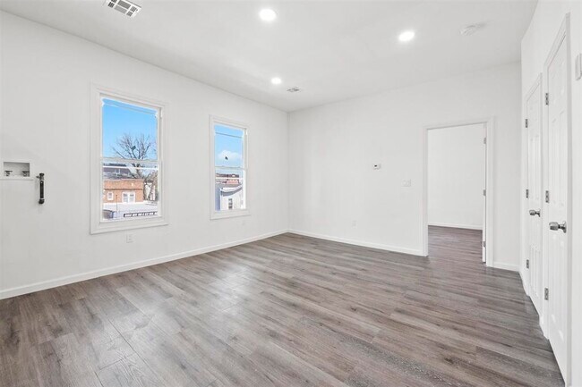 Building Photo - 446 Bergen Ave