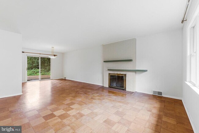 Foto del edificio - 6534 Jay Miller Dr
