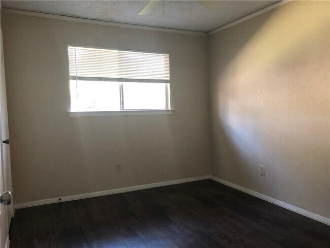 Foto del edificio - 6211 Sunkist Ln