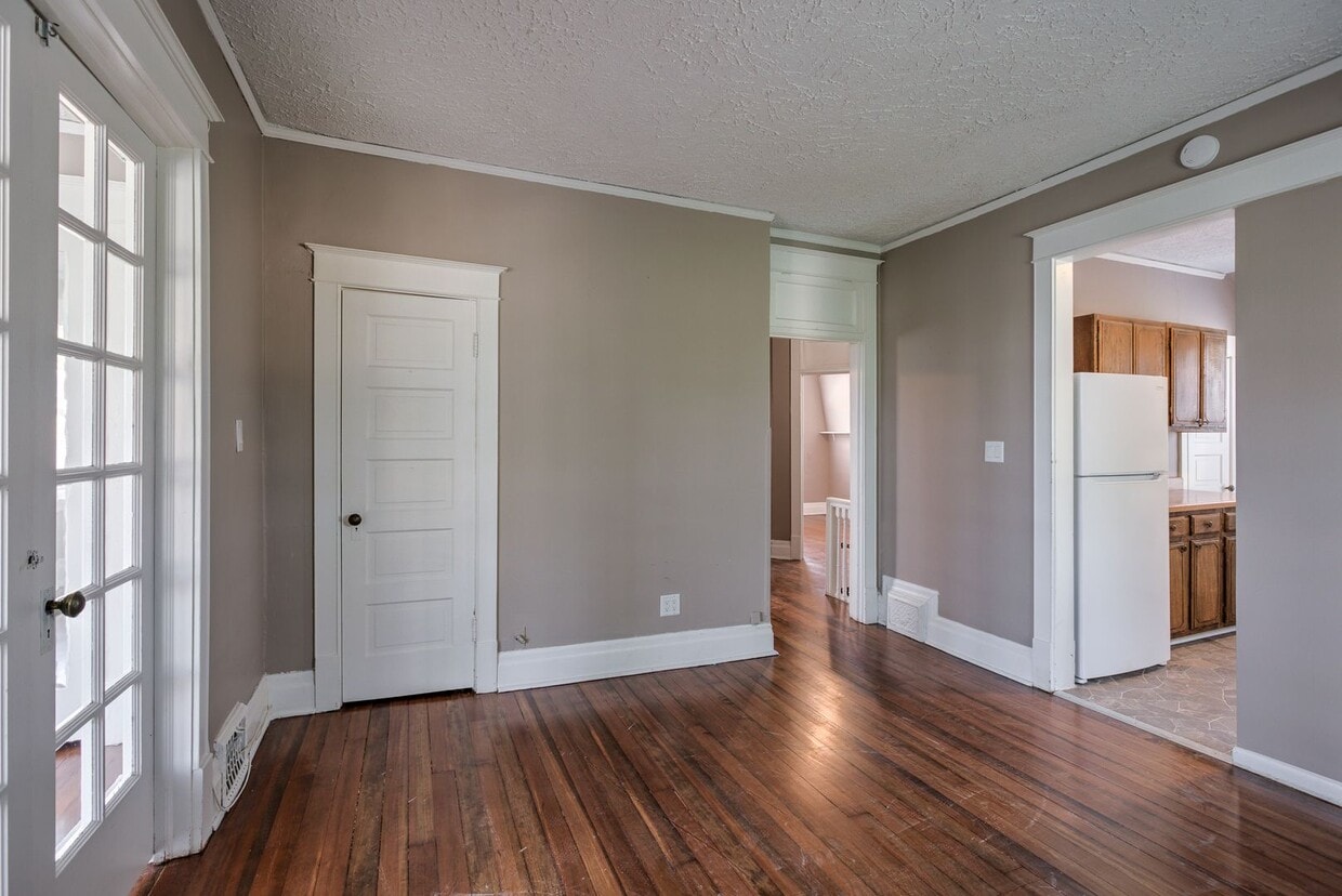 Photo - 3405 Dewey Avenue