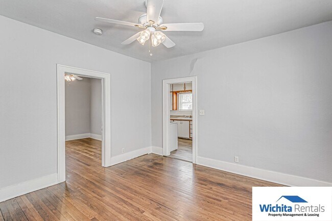 Building Photo - 2 bed 1 bath home