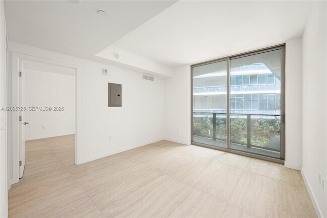 Foto del edificio - 77 SE 5th St