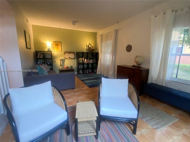Foto del edificio - 700 SW 106th Ave