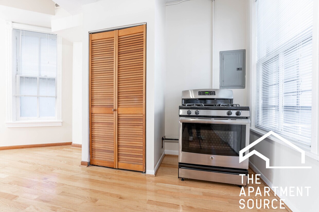 Foto principal - 1208 W Wrightwood Ave