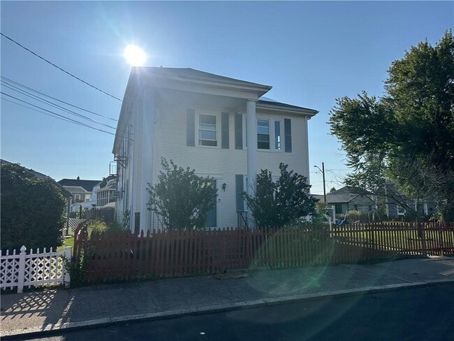 Building Photo - 357 Grand Ave