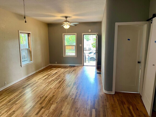 Foto del edificio - Charming 2 Bedroom Home on Westside