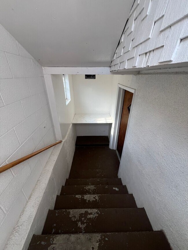 Building Photo - 739 S Arthur Ave