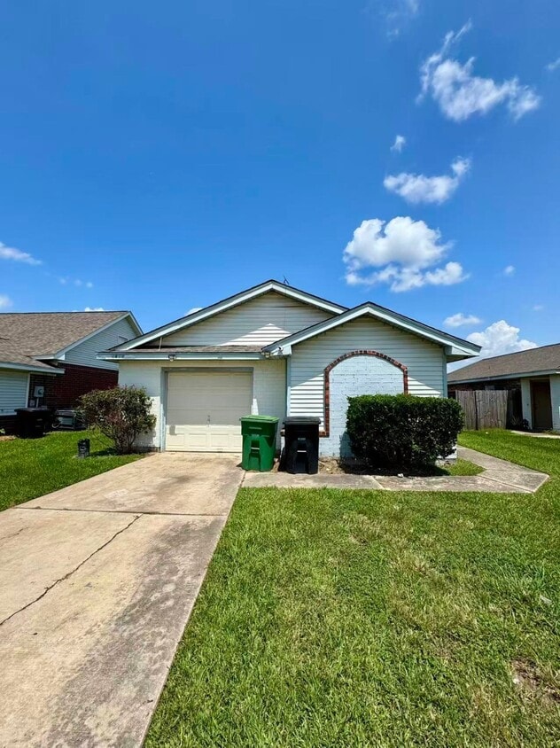 Foto principal - 4630 Croker Ridge Rd