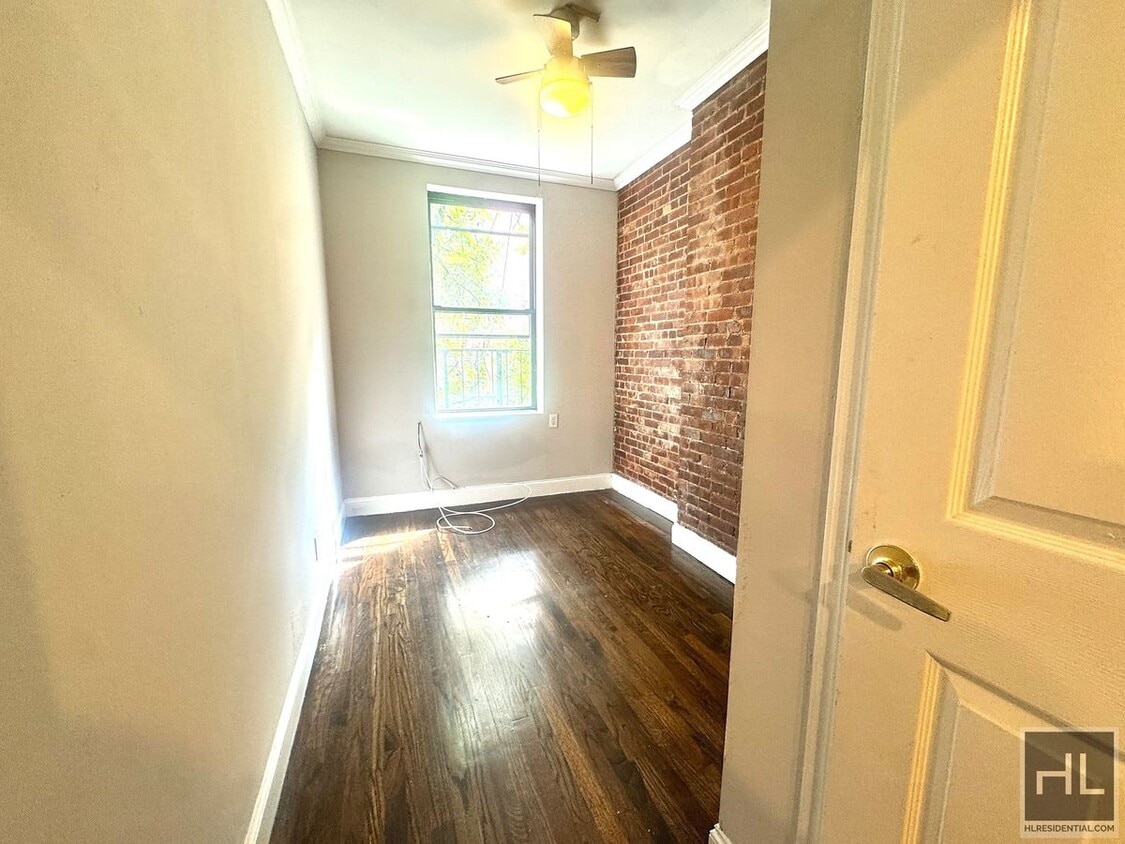 Foto del edificio - Tenth Avenue