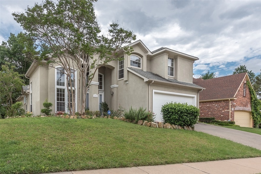 Primary Photo - 6922 Clear Springs Cir