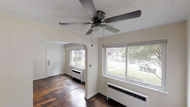 Foto del edificio - 5739 Montgomery Rd