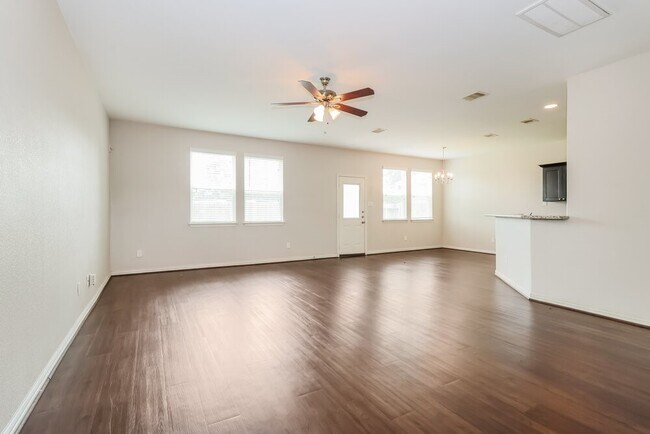 Building Photo - 2802 Mesquite Ridge Dr