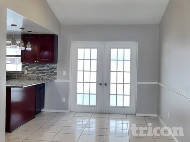 Foto del edificio - 4413 Shadberry Dr