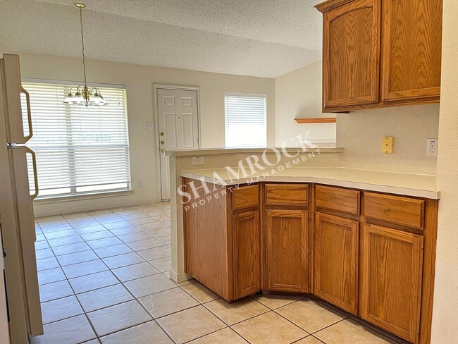 Building Photo - 3/2 Duplex near Hewitt Post Office