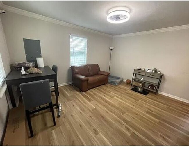 Foto del edificio - Spacious 3 Bed, 2 Bath Home with Workshop ...