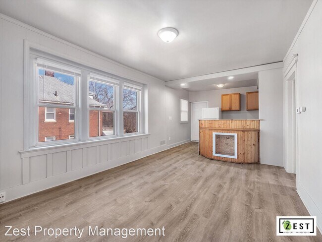 Foto del edificio - 2 br, 1 bath Apartment - 2966 Harding St 2...