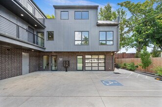 Building Photo - 810 E 800 S