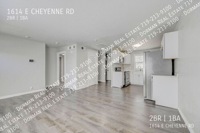Building Photo - 1614 E Cheyenne Rd