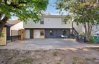 Building Photo - 1198 Halpern St