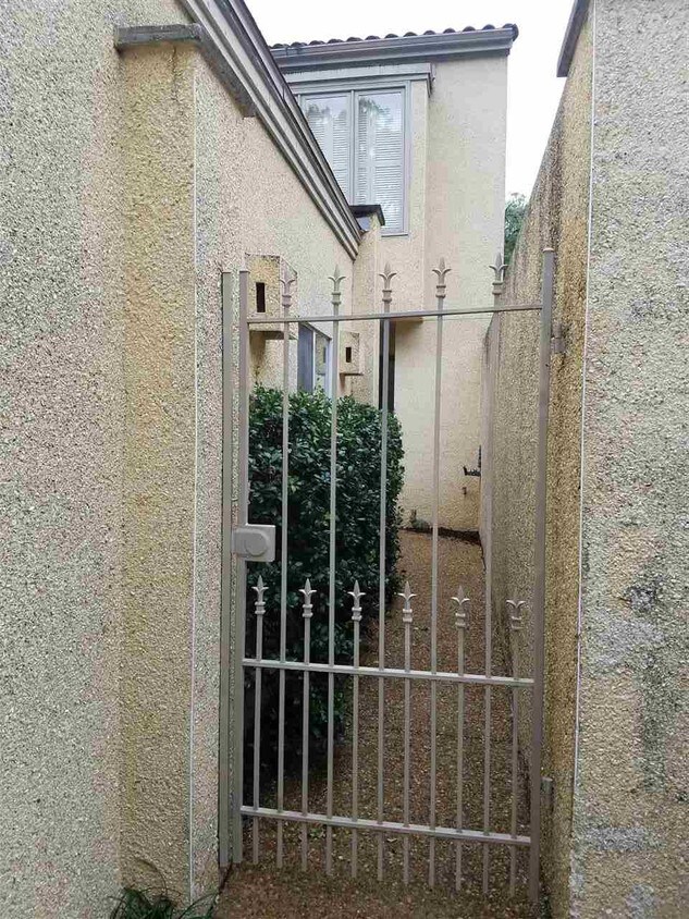 Foto del edificio - 1815 Atlantis Pl