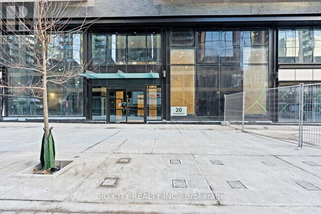 Photo du bâtiment - 20-1320 Edward St