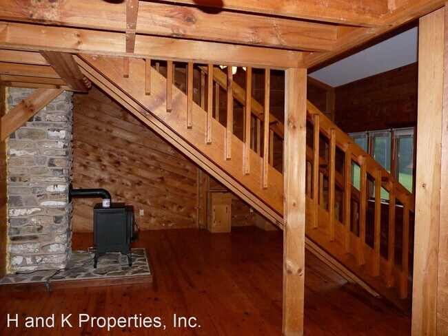 Building Photo - 2 br, 1 bath House - 15 Camp Cawthorne Ln.