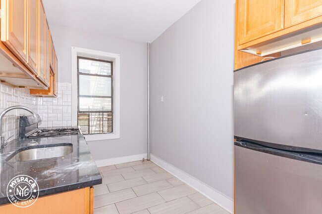 Building Photo - 1579 Sterling Pl
