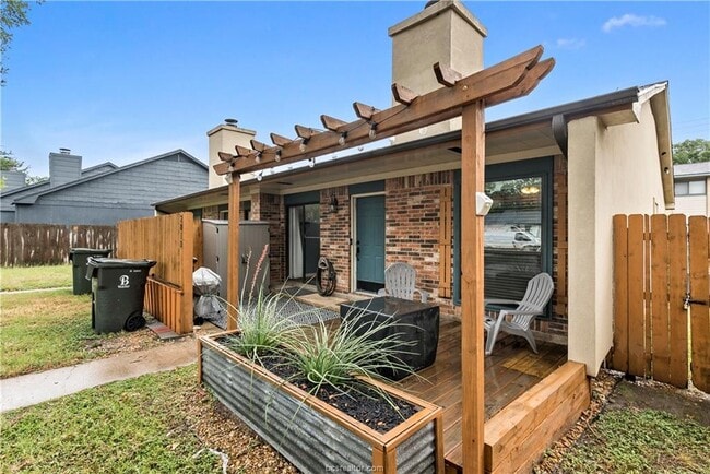Foto del edificio - 2810 Forest Bend Dr