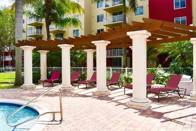 Foto del edificio - 18335 NW 68th Ave