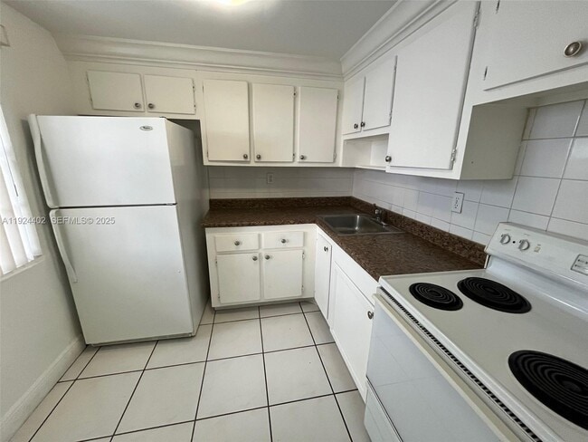 Foto del edificio - 9460 Fontainebleau Blvd