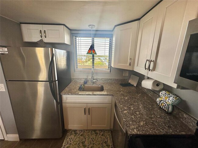 Foto del edificio - 6009 Sea Ranch Dr