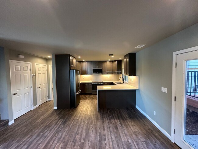 Foto del edificio - Charming 3 Bedroom 2 bathroom back house in the heart of San Diego's most desirable neighborhoods!