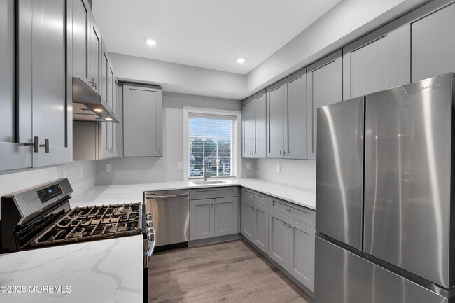 Foto del edificio - 245 Parker Ave