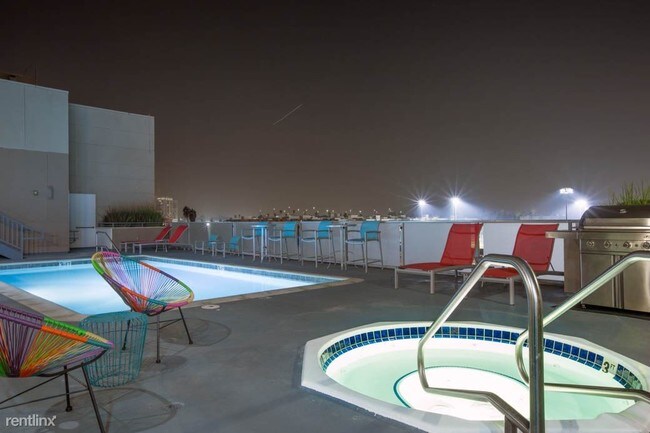 Foto del edificio - 5251 Vineland Ave