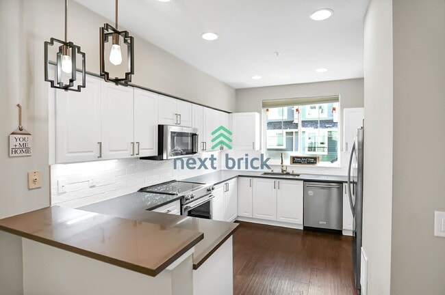 Building Photo - "Charming 2-Bed, 2.5-Bath Retreat in Bothell - Spacious 1157 Sq Ft Haven!"