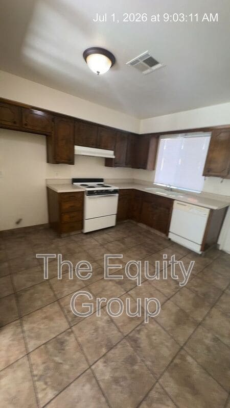 Building Photo - 2728 S Sallee Ct