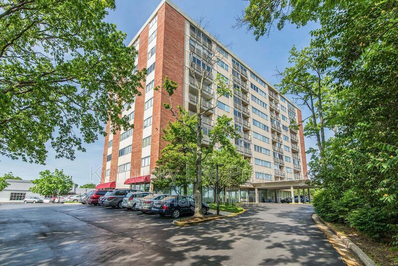 Foto principal - 2121 Nicholasville Rd
