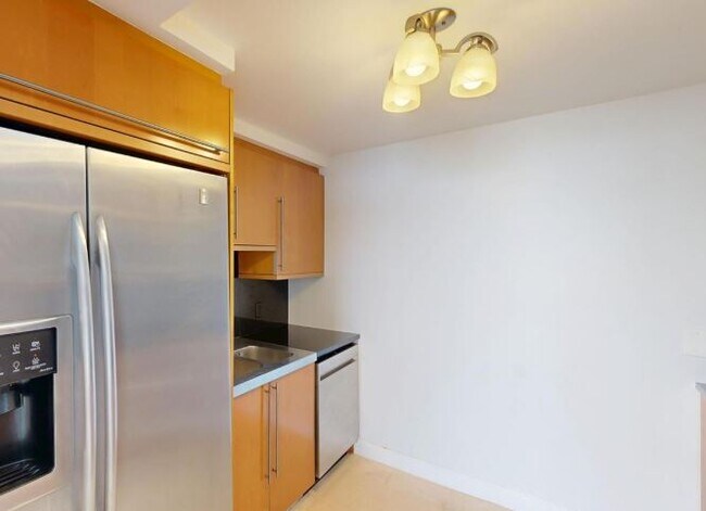 Foto del edificio - 6365 Collins Ave