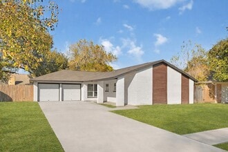 Building Photo - 22406 Fincastle Dr