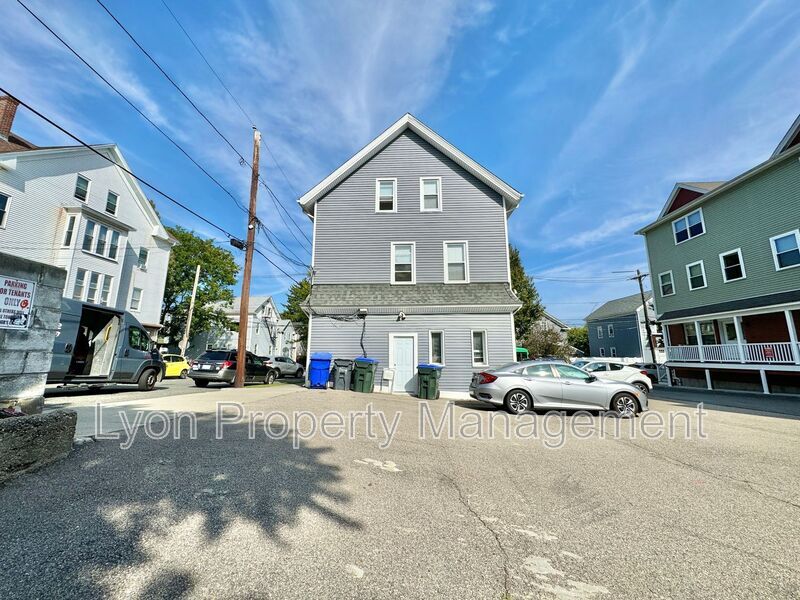 Primary Photo - 194 Ives St