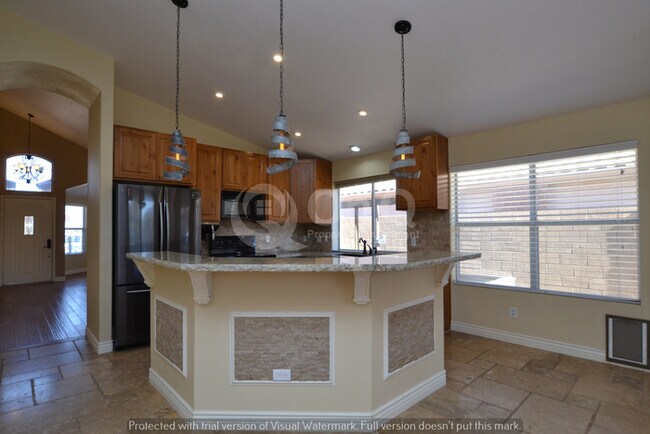 Building Photo - Arrowhead Ranch! Lake/Golf Course Community!