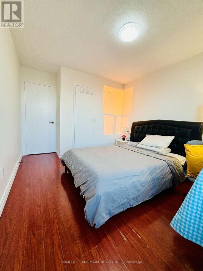 Photo du bâtiment - 10-1710 Parkway Forest Dr