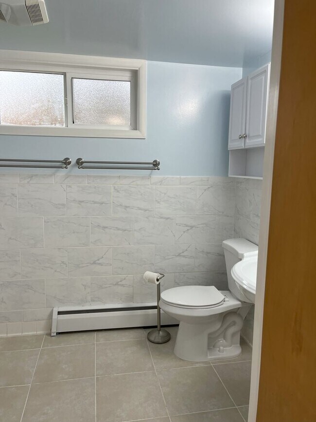 Foto del edificio - 1020 W Story St