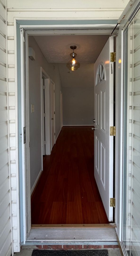 Foto del edificio - 7060 Candlewood Dr