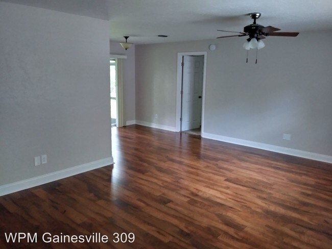 Foto del edificio - 4 br, 2 bath House - 8203 SW 12th Pl