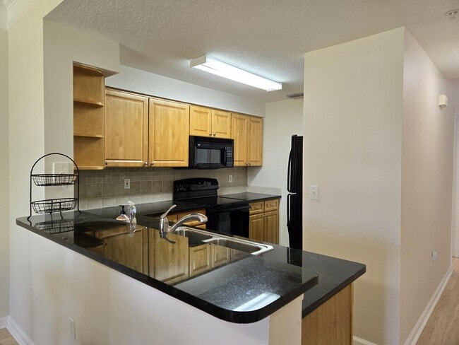 Building Photo - 2050 Alta Meadows Ln