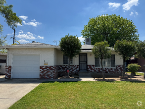 Building Photo - 526 Beverly Dr