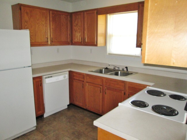 Building Photo - 302 Wildberry Ct