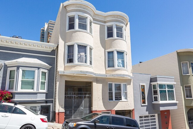 Building Photo - 960-966-966 Broadway