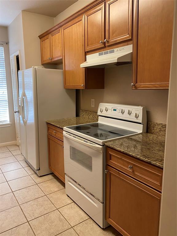 Building Photo - 2255 Braeswood Park Dr